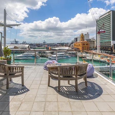 Appartement Stunning Waterfront Location With Huge Balcony! à Auckland Extérieur photo