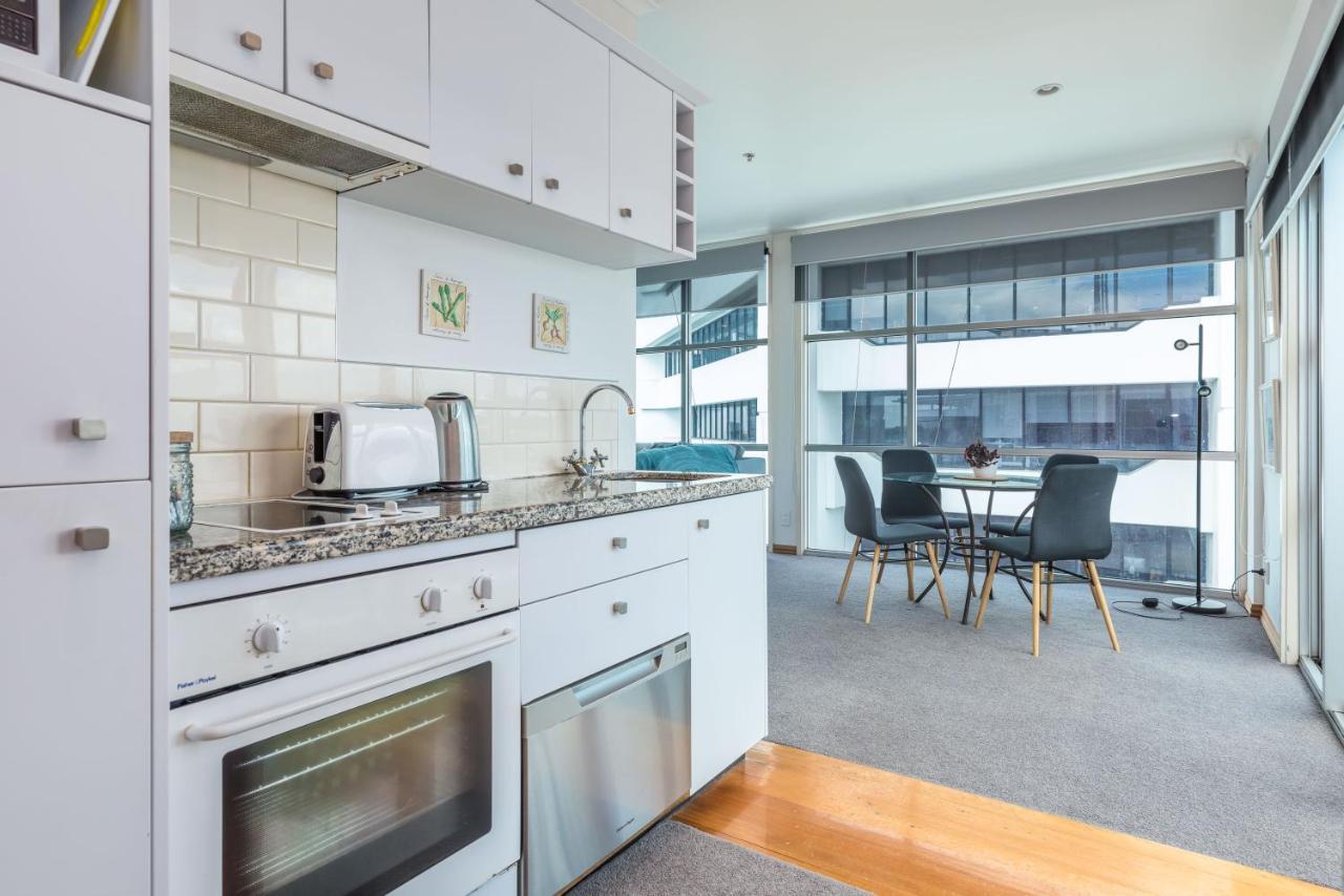 Appartement Stunning Waterfront Location With Huge Balcony! à Auckland Extérieur photo