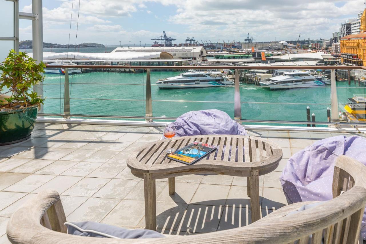 Appartement Stunning Waterfront Location With Huge Balcony! à Auckland Extérieur photo
