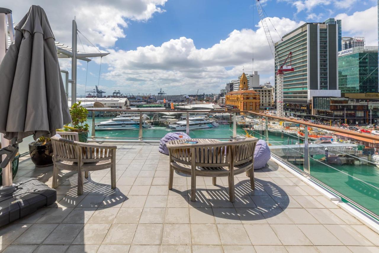 Appartement Stunning Waterfront Location With Huge Balcony! à Auckland Extérieur photo